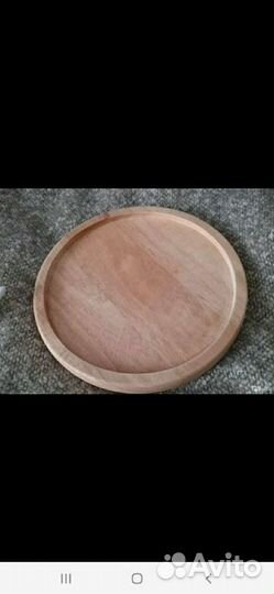 Продам менажницу на деревянной подставке