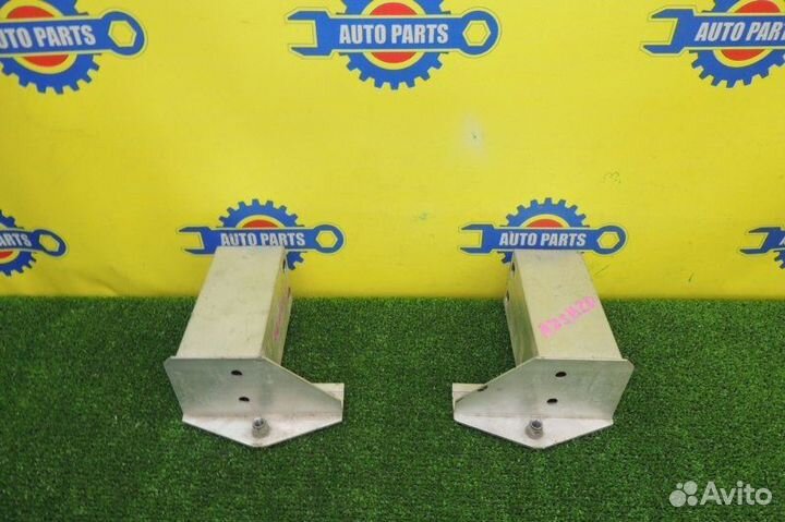 Жесткость бампера передний Toyota Crown azsh20