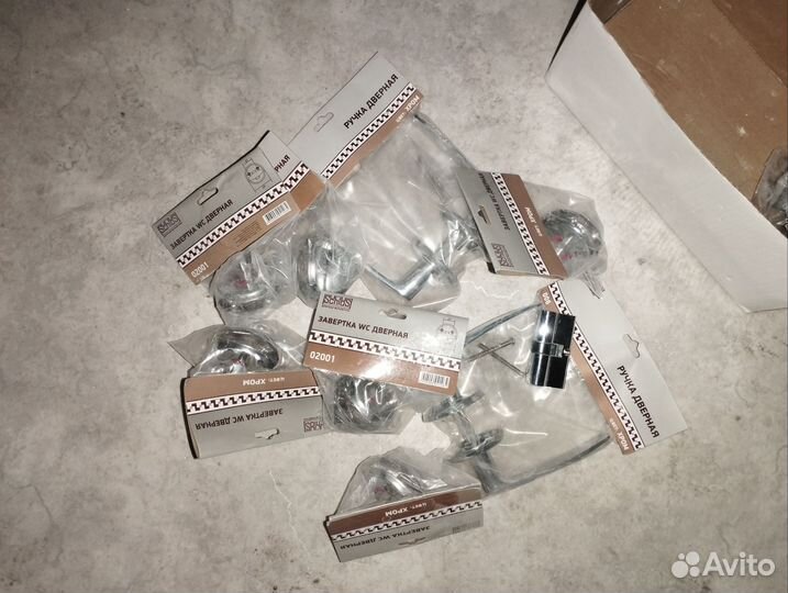 Двери межкомнатные с коробкой новые