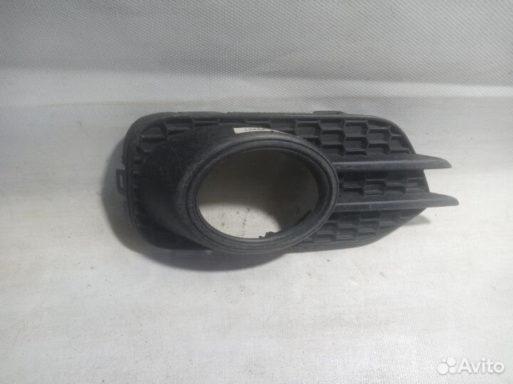 Накладка на туманку передняя правая Volkswagen