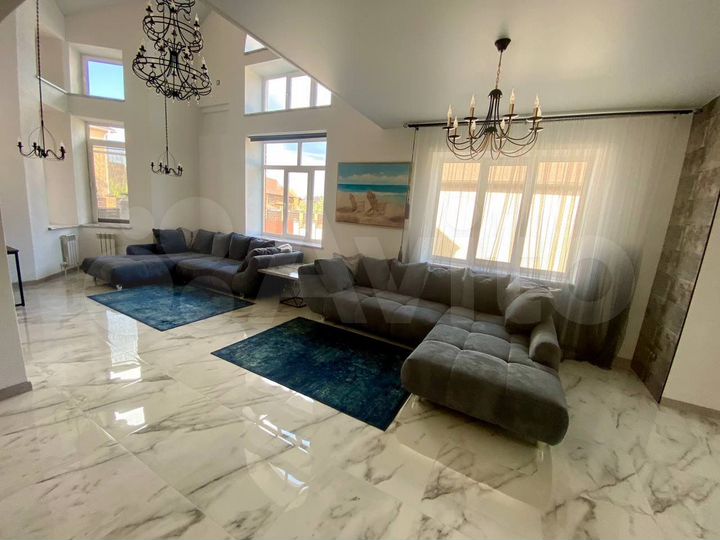 Дом 300 м² на участке 12,5 сот.