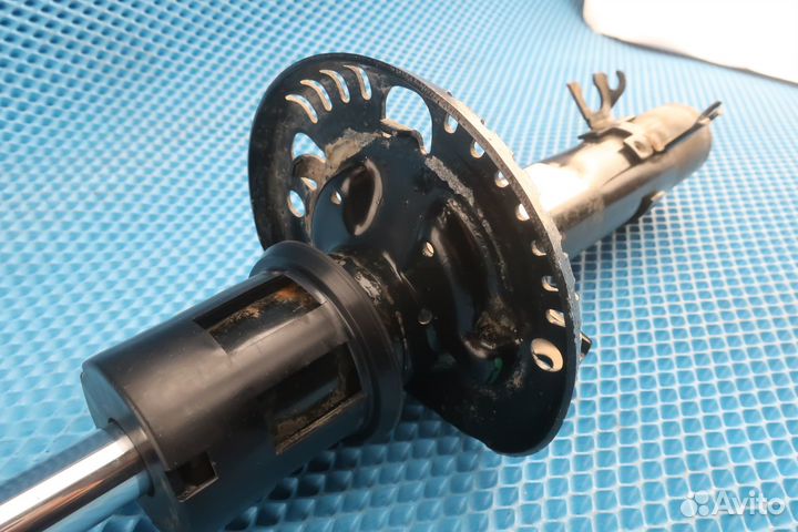 Амортизатор передний VW Polo Sedan