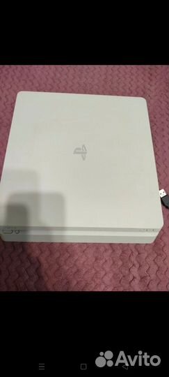 Продам PlayStation4 slim