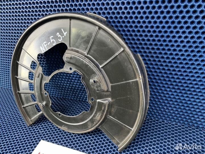 Щиток тормозного диска для VW Touareg NF 2 /FL