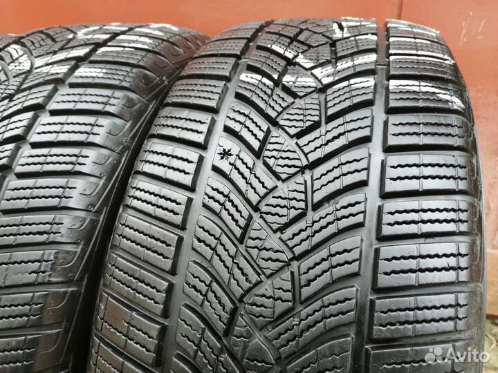 Goodyear UltraGrip Performance Gen-1 225/50 R17 98H
