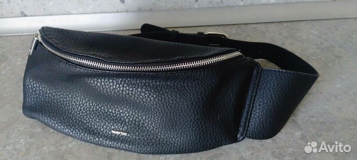 Сумка на пояс кожаная бананка на плечо