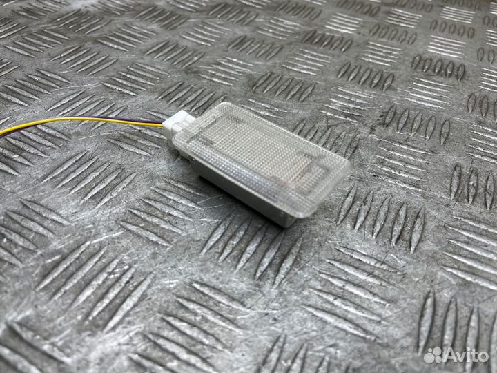 Плафон освещения багажника Nissan X-Trail T32