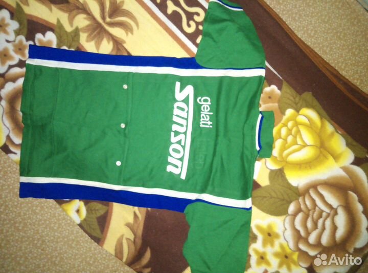 Продам тёплую футболку. Раритет. )