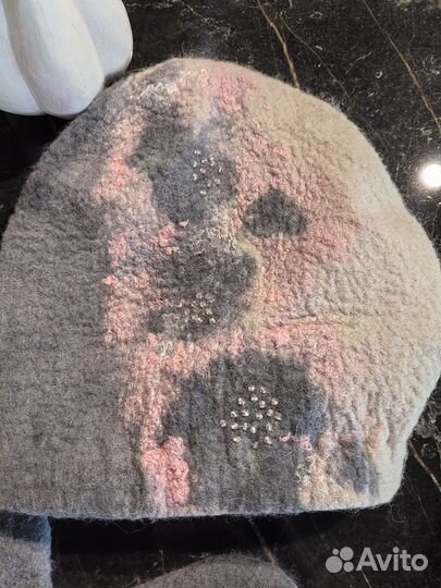 Шапка и варежки.Комплект валяный