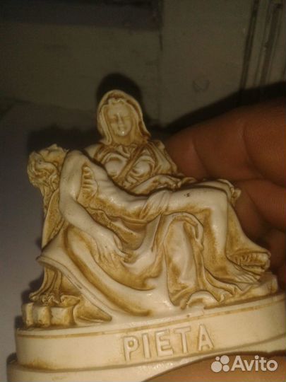 Статуэтка pieta рим италия камень