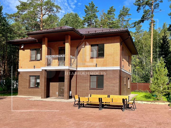 Дом 191,3 м² на участке 10 сот.