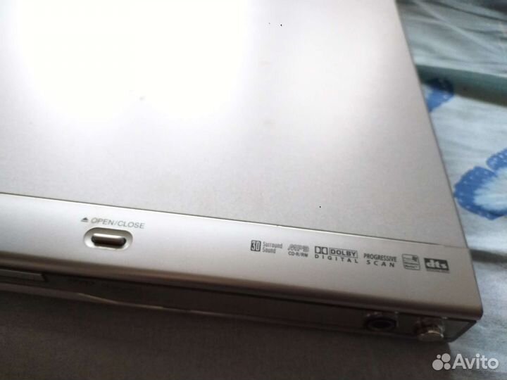 DVD плеер LG dke574xb
