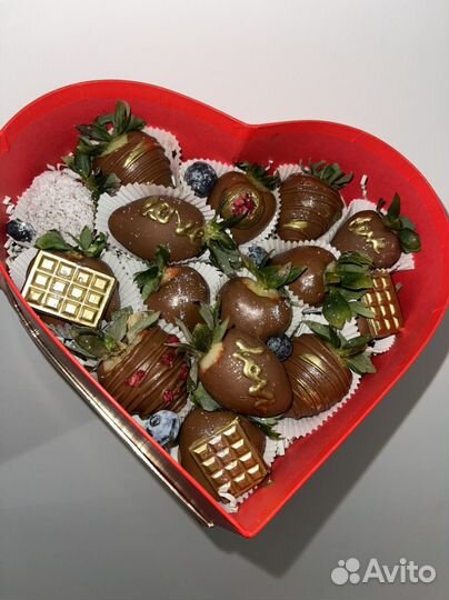 Клубника в шоколаде и в каробке