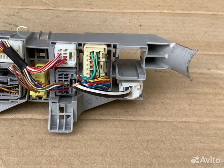 Блок предохранителей Toyota Corolla E120 1.4 4zzfe