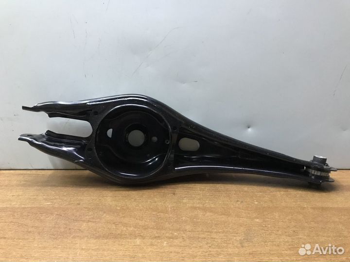 Рычаг задней подвески поперечный Volkswagen Skoda