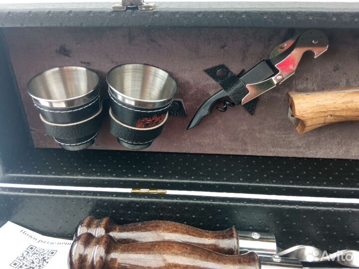 Шампура в подарочном наборе в кейсе