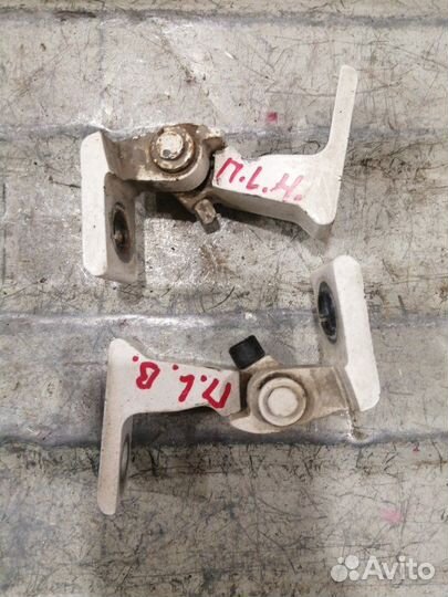 Петля двери передняя левая Audi A4 B8 1.8 CDH TSI