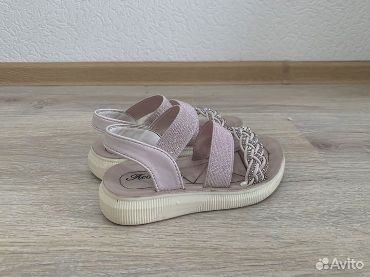 Сандали для девочки