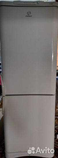 Продам холодильник indesit