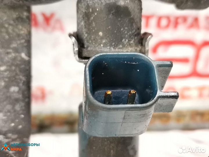 Топливная рампа Jeep Liberty 2002 5072484AC