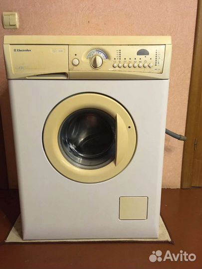 Стиральная машина Electrolux EWS 1046