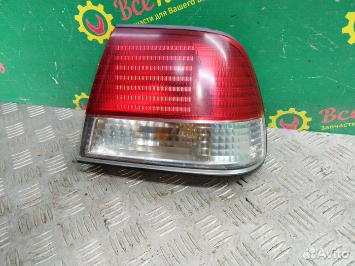 Фонарь задний правый Nissan Sunny 2001
