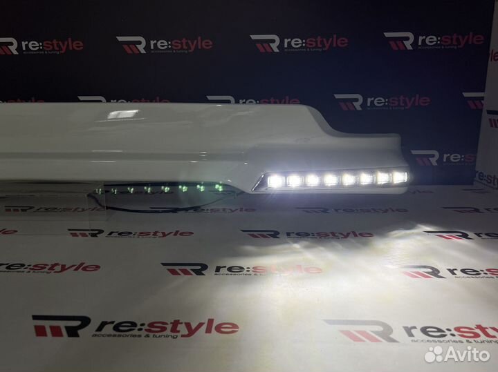 Губа передняя Land Cruiser 200 2м 12-15 Белая Led