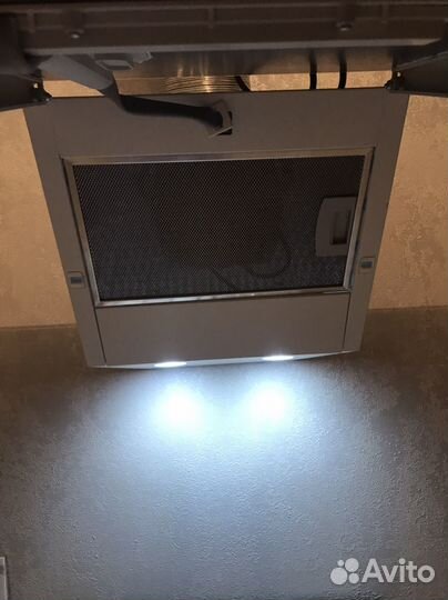 Вытяжка для кухни 60 см наклонная