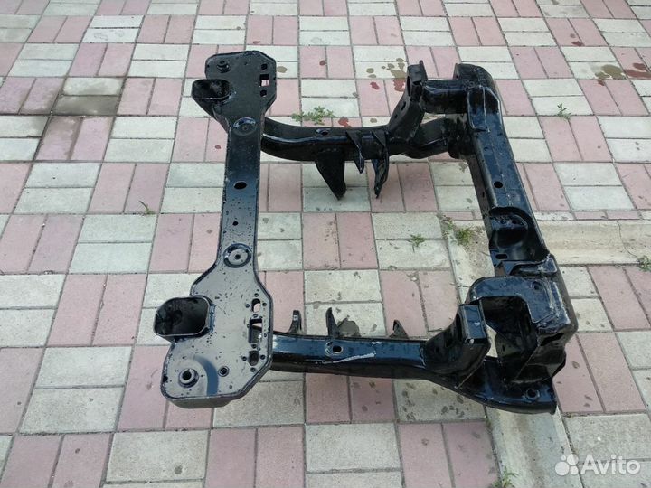Балка подрамник передний Jeep Grand Cherokee wk