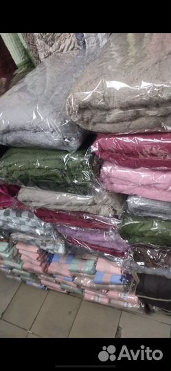 Пледы и покрывало