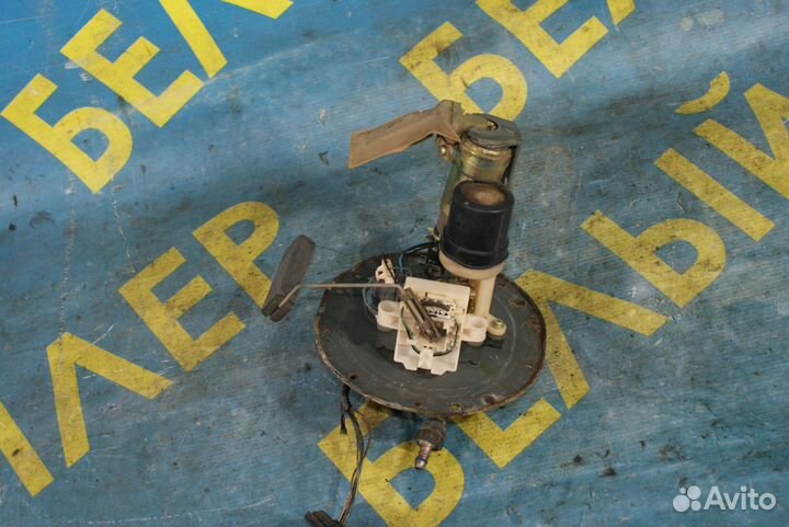 Топливный насос + дут Toyota Avensis