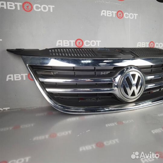 Решетка радиатора VW Tiguan 2007-2011
