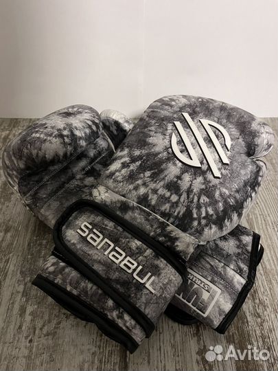 Боксерские перчатки