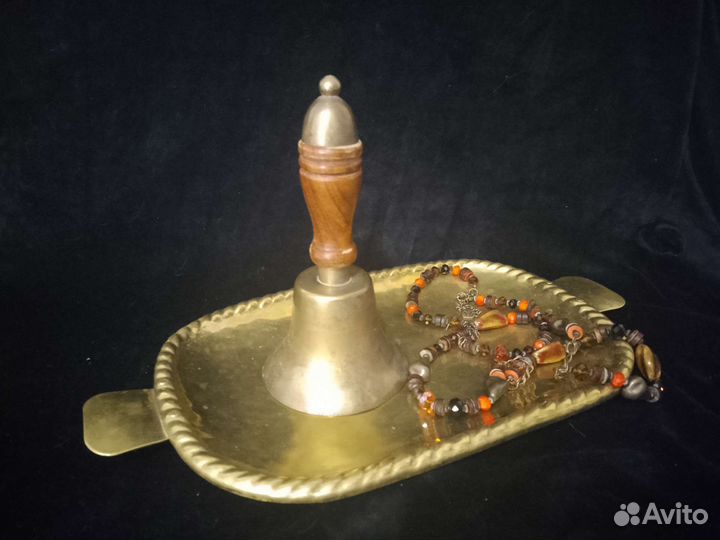Колокольчик бронза. Поднос латунь Европа