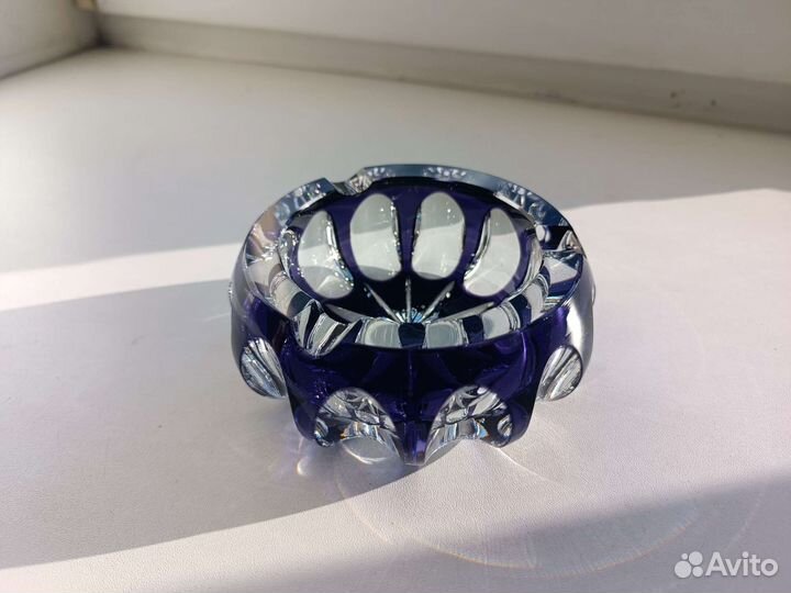 Стеклянная пепельница