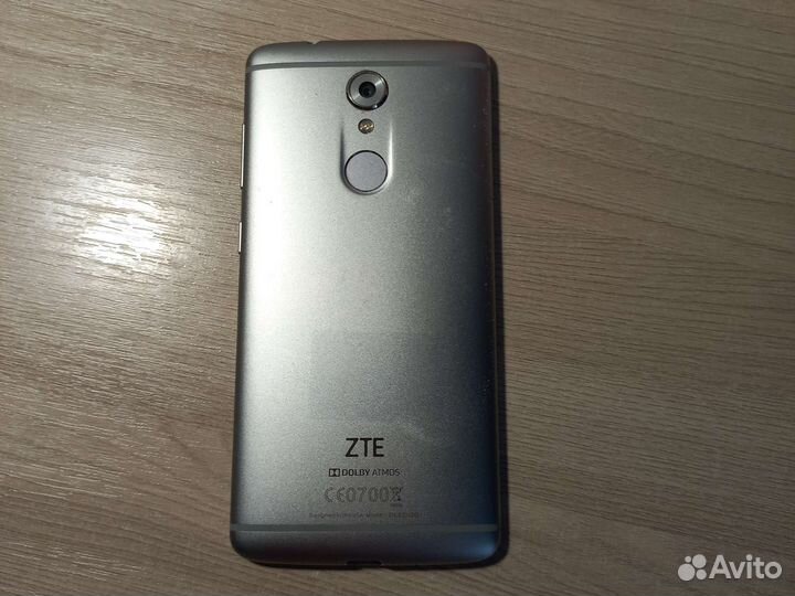 Телефон ZTE