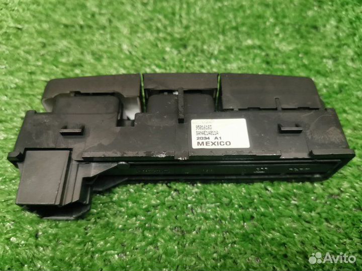 Кнопка аварийной сигнализации Opel Mokka 1.6