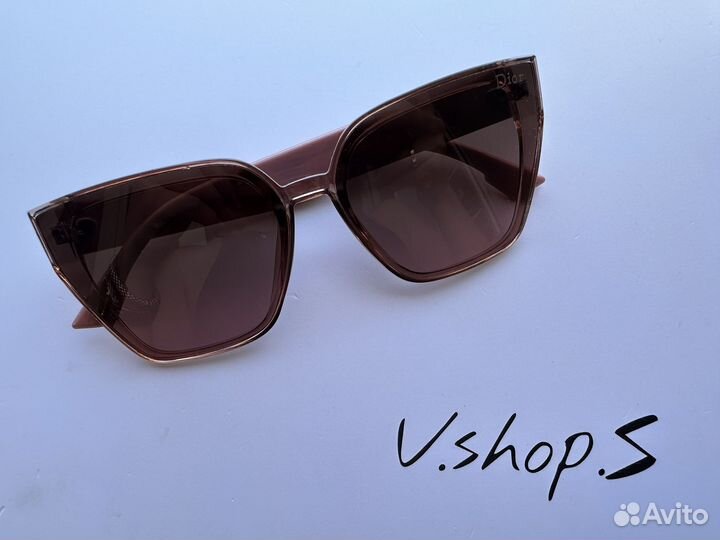 Солнцезащитные очки Dior розовые