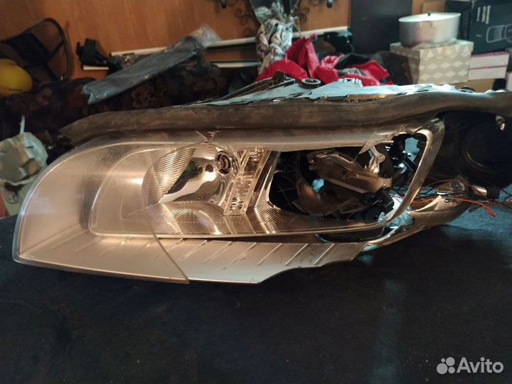 Фара левая битая Volvo S80 или ксенон рабочий