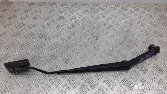 Щеткодержатель лобового стекла jeep grand cherokee