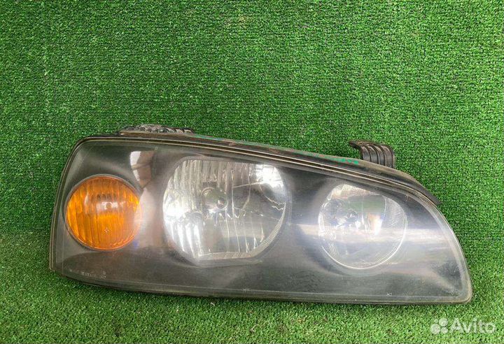 Правая фара Hyundai Elantra 3
