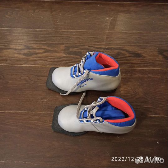 Лыжные ботинки детские 30р, тип NN