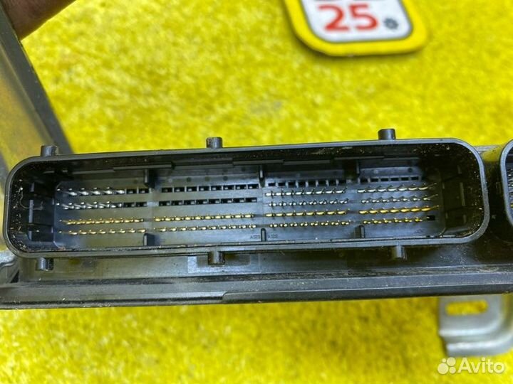 Блок управления двс передний Toyota