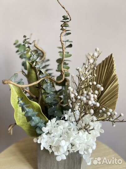 Композиция в кашпо Флоринта из сухоцветов