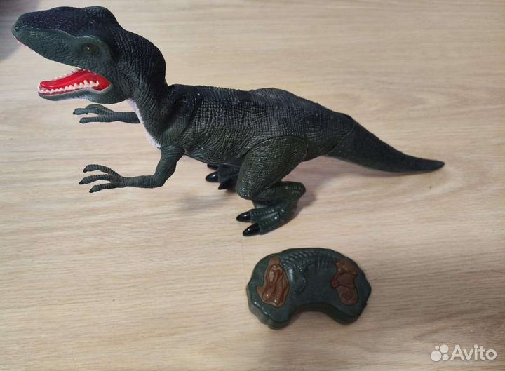 Динозавр на радиоуправления