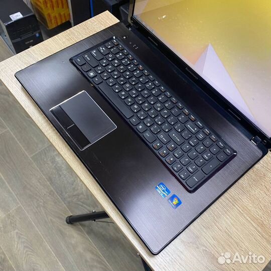 Ноутбук Lenovo Core i5, 8Gb, SSD, 17.3