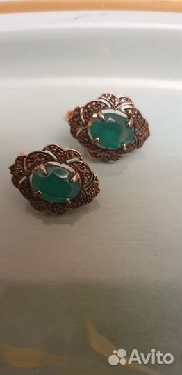 Серьги с зеленым агатом