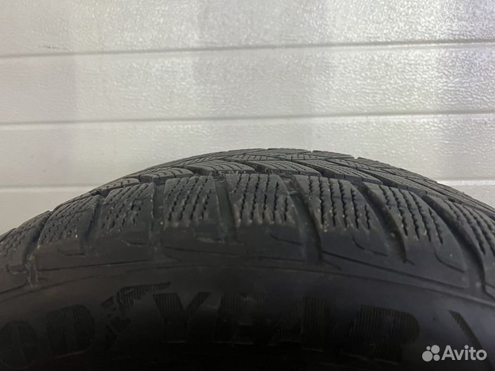 Goodyear UltraGrip Ice 255/50 R19 107