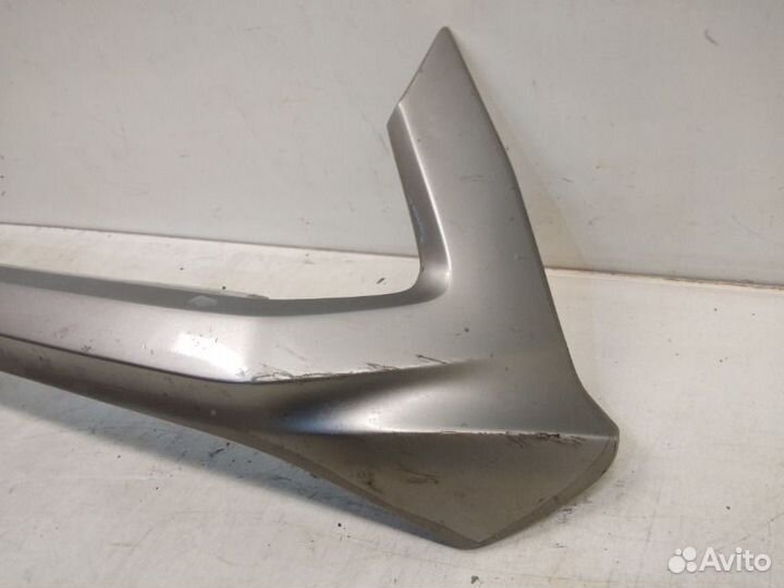 Молдинг решетки радиатора передний Lexus Lx 3