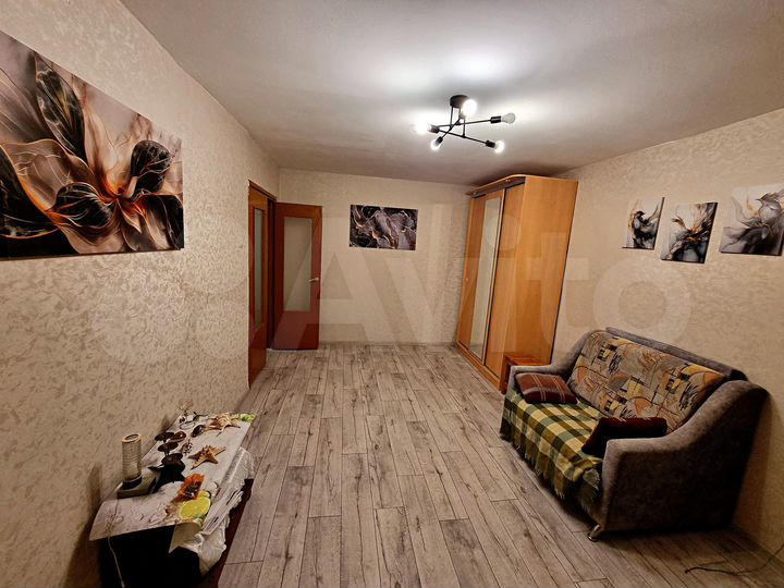 2-к. квартира, 49 м², 1/10 эт.